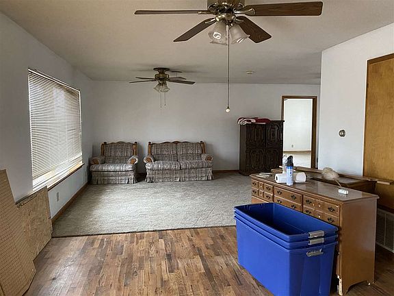5th image of 2805 E Cypress Ave