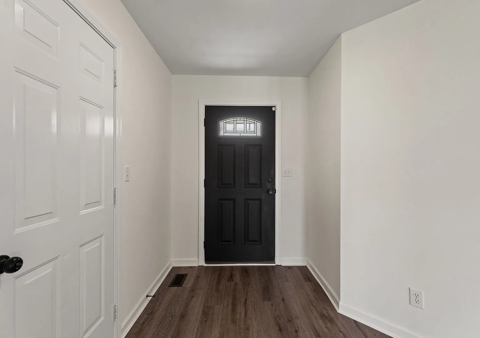 A Thoughtfully & Beautifully Remodeled 3 Bedroom House off of Exit 11 — Photo 3