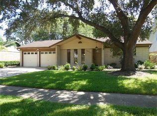 2813 Huckleberry Ln, Pasadena, TX 77502