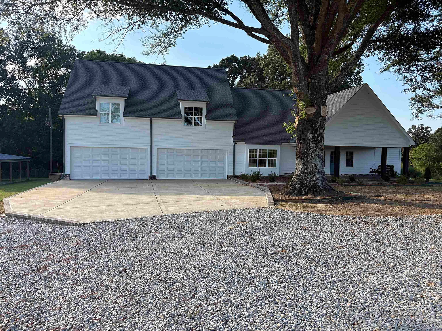 4 bed, 3.0 bath, 3052 sqft, $3,000 — Photo 1