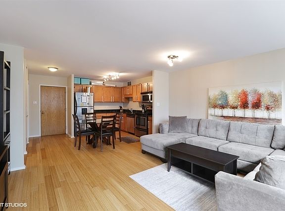 5th image of 211 E Ohio St APT 2514