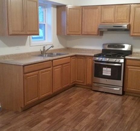 3rd image of 25 Sawyer Ave