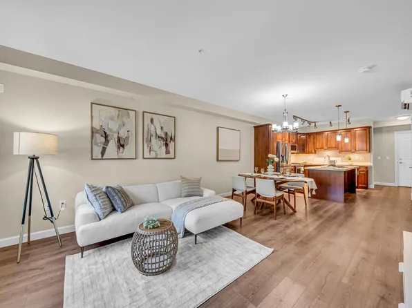 20325 85th Ave #207, Langley, BC V2Y 0R9