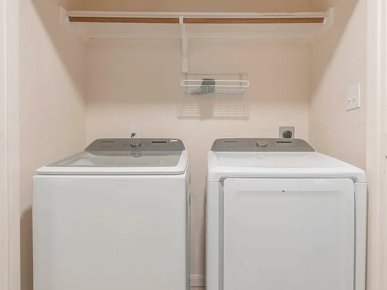 1015 Twin Deer Ln — Photo 15