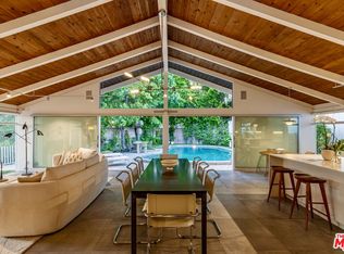 586 Lorna Ln, Los Angeles, CA 90049