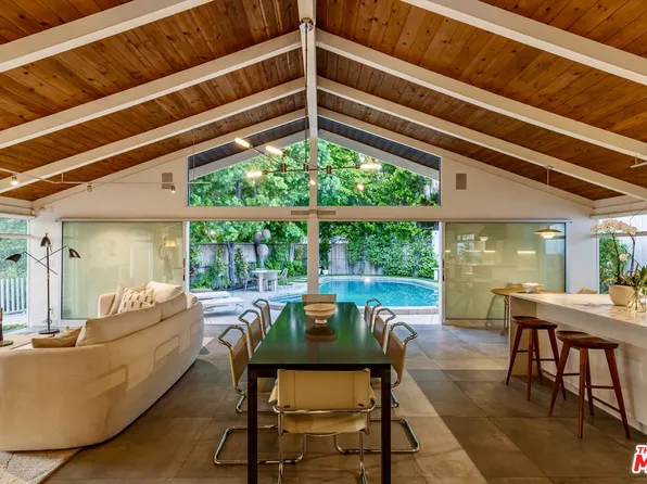 586 Lorna Ln, Los Angeles, CA 90049