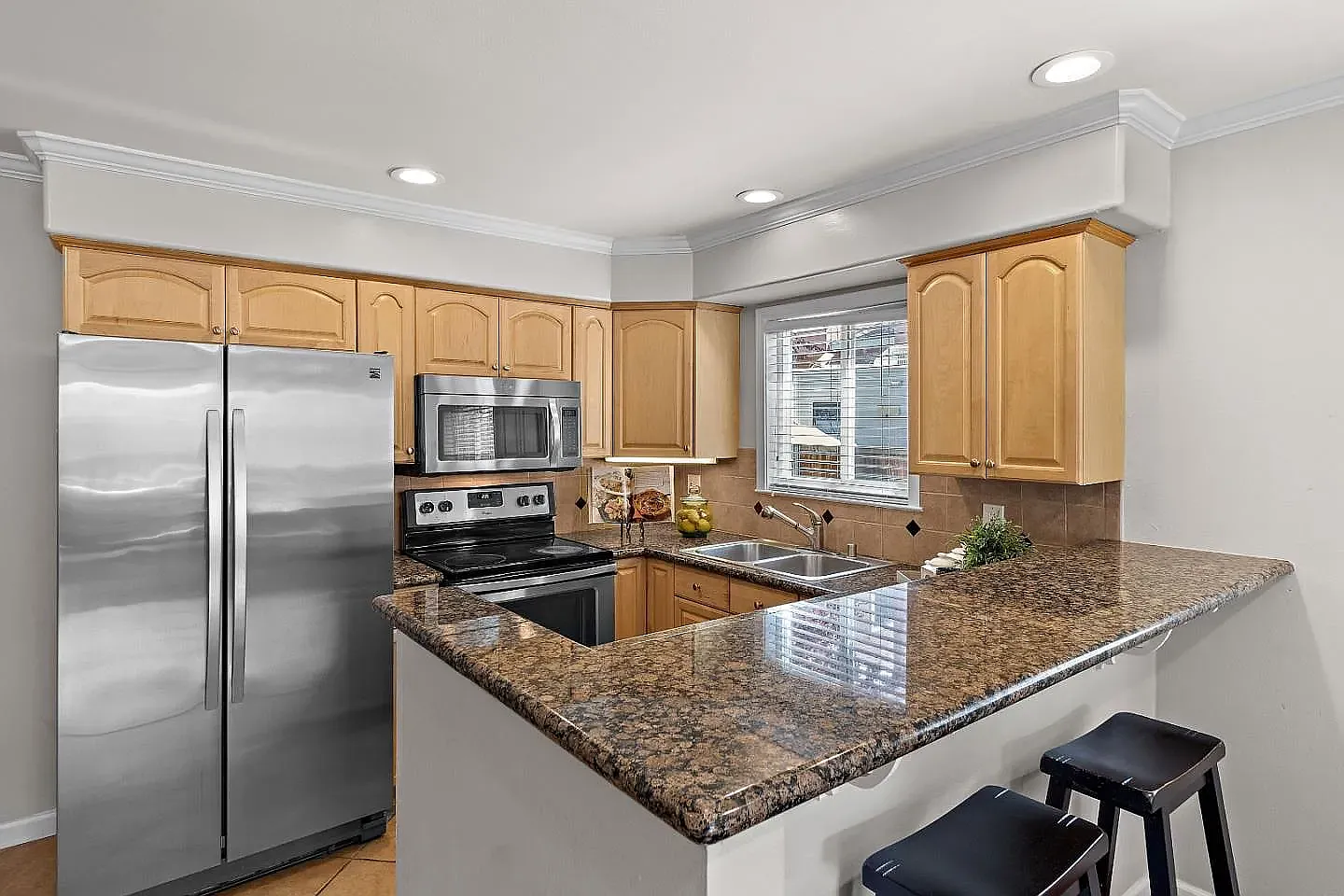 2 bed, 1113 sqft, $3,750 — Photo 3