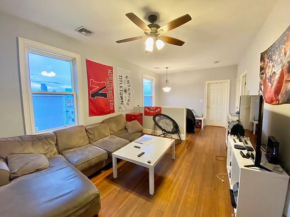 2nd image of 731 Parker St APT 2