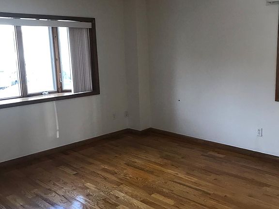 3rd image of 16307 43rd Ave #2FL