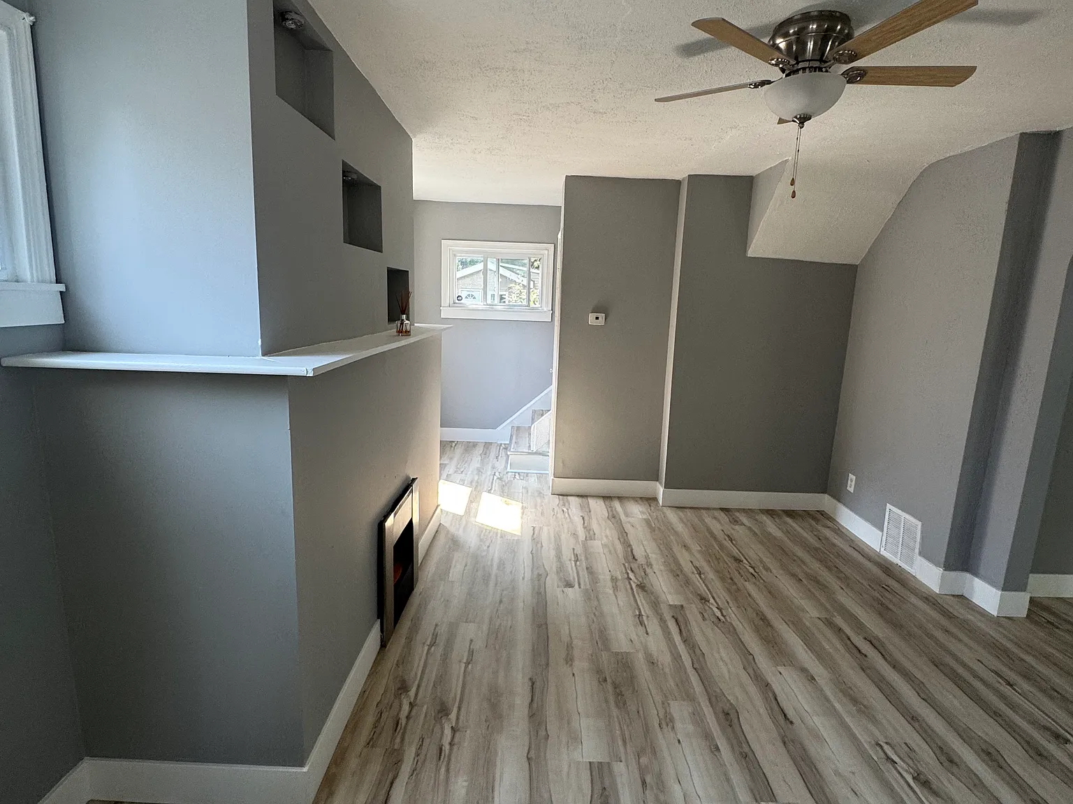 3 bed, $1,575 — Photo 3