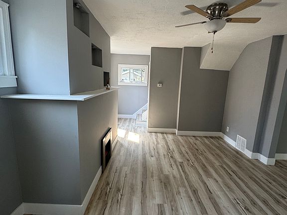 3rd image of 3680 W 139th St