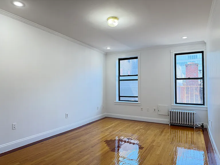 220 W 21st St #6C — Photo 4