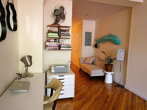 3rd image of 250 14th St APT 4A