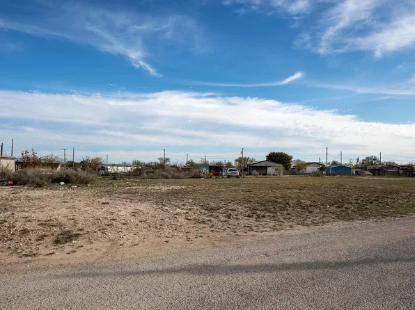 154 Ray Dr #4, Del Rio, TX 78840