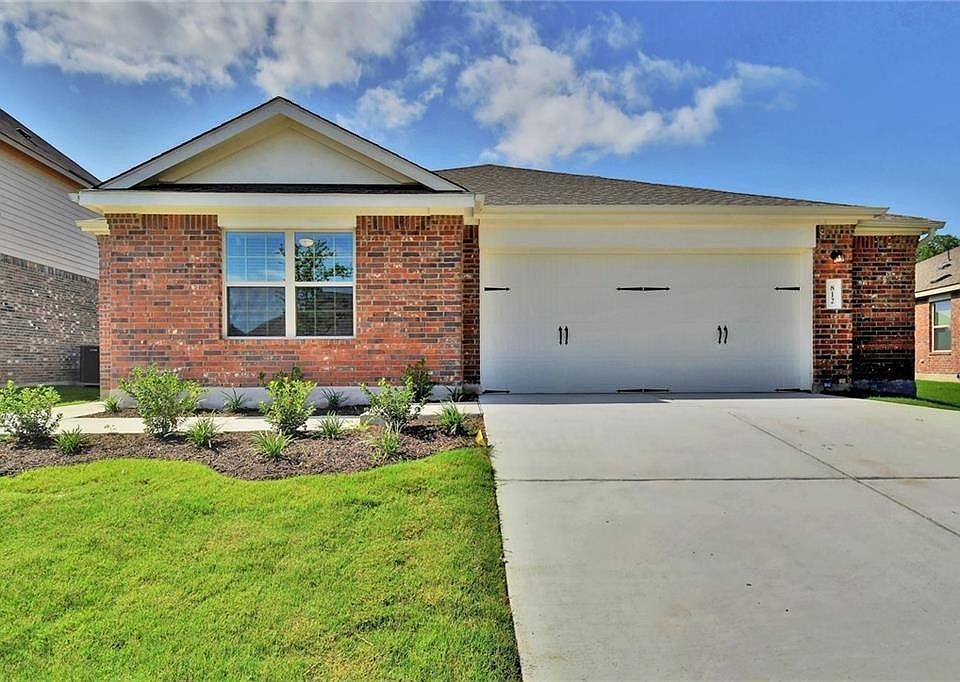 1st image of 812 Hillrose Dr