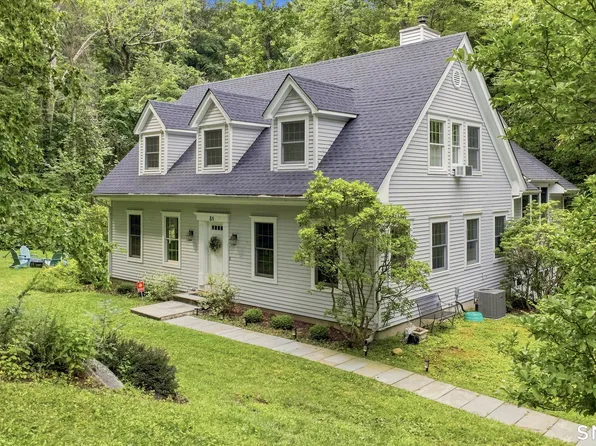 51 Mamanasco Road, Ridgefield, CT 06877