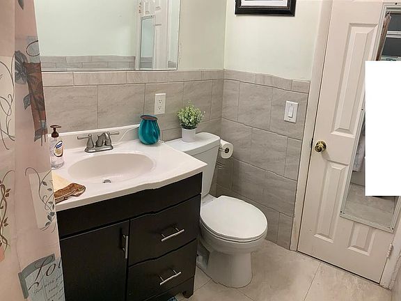 Social bathroom 
