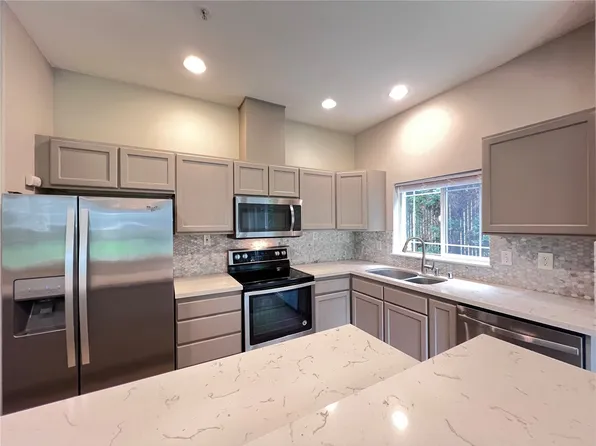 10025 9th Avenue W #D-101, Everett, WA 98204