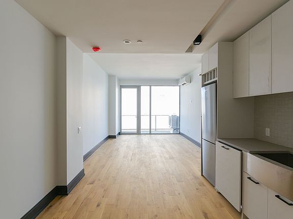 4th image of 42-20 27th St #8001