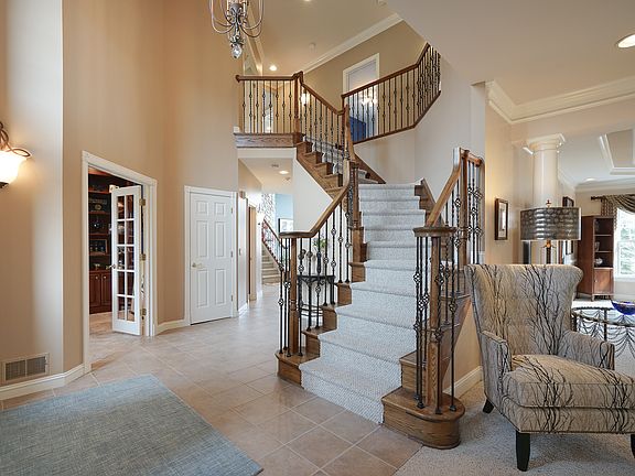 3rd image of 26462 Glenwood Dr