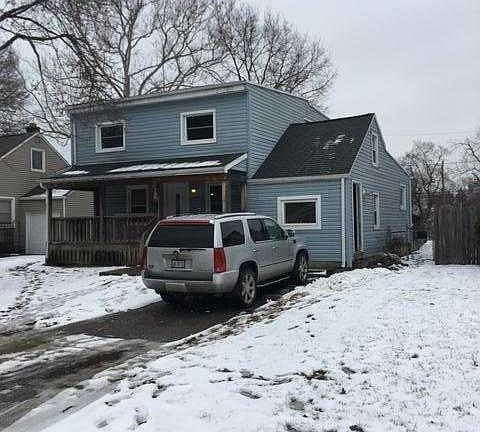 2nd image of 1736 Gerrard Ave
