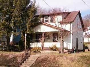716 Line Ave, Ellwood City, PA 16117