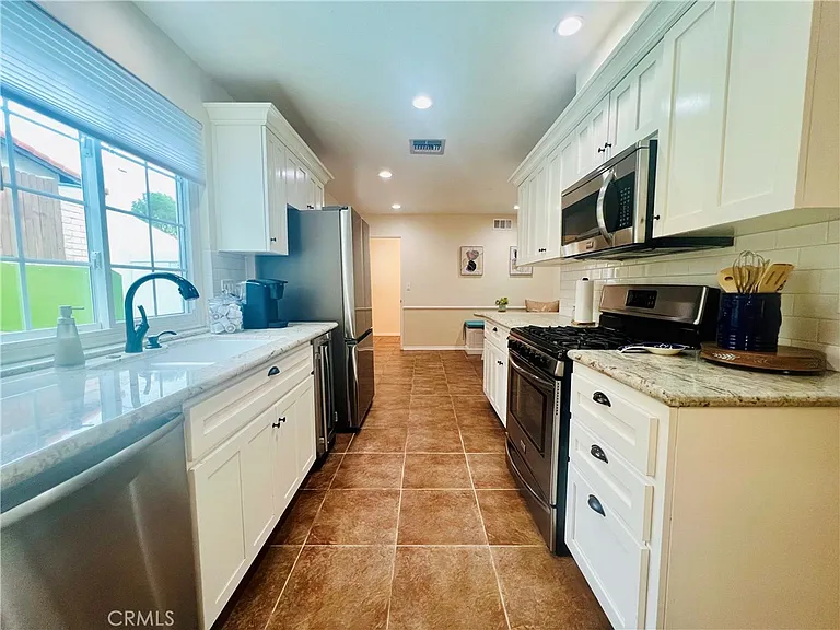 5309 Lockhurst Dr — Photo 18