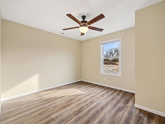 3rd image of 234 S Linn Valley Dr