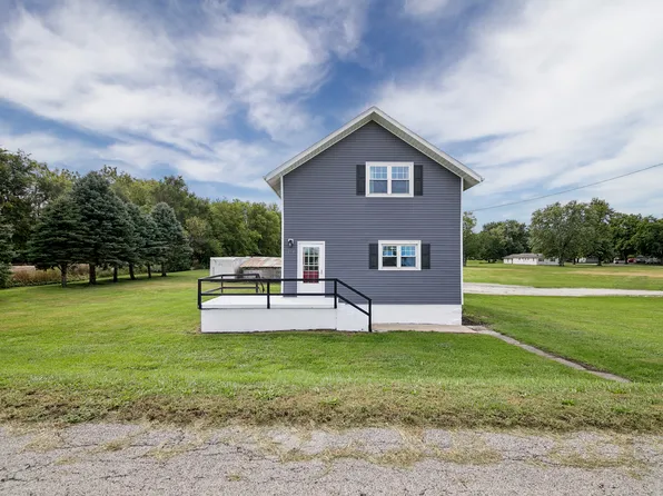 250 W Frontage St, Sheldon, IL 60966