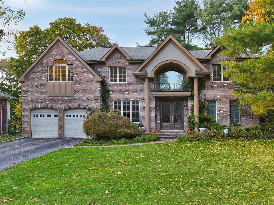 1st image of 9 Crabtree Ln