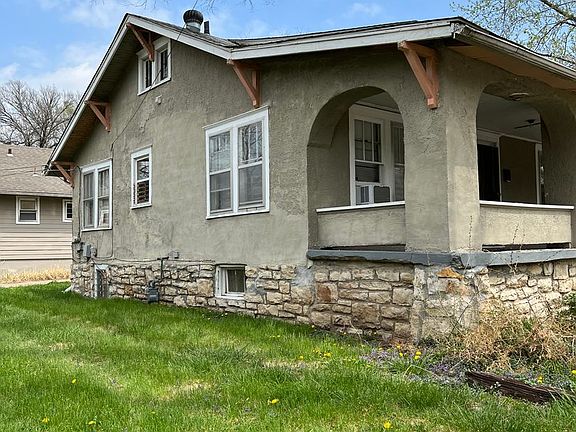 3rd image of 1316 E 61st St