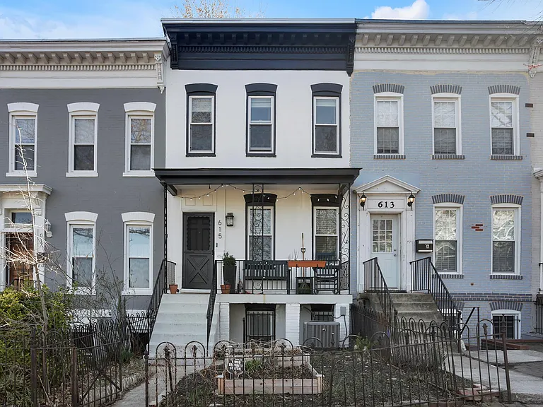615 10th St NE #B — Photo 17