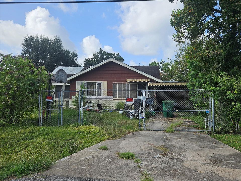 1st image of 6826 Larkstone St