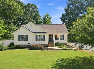 6770 Cottonwood Dr, Snow Camp, NC 27349