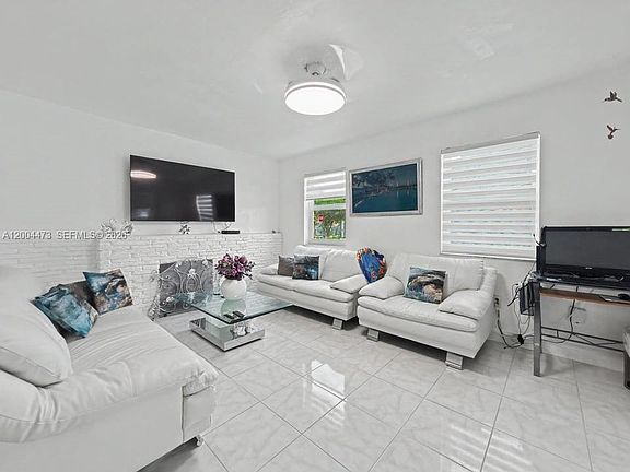 5th image of 3554 SW 26th St