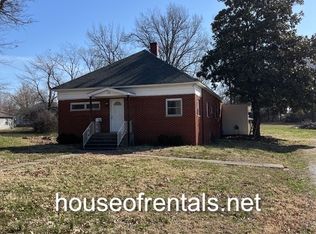 1112 S Division St, Carterville, IL 62918