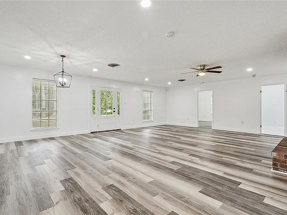 4th image of 60071 E Park Cir