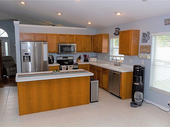 5th image of 2705 Queen Alberta Dr