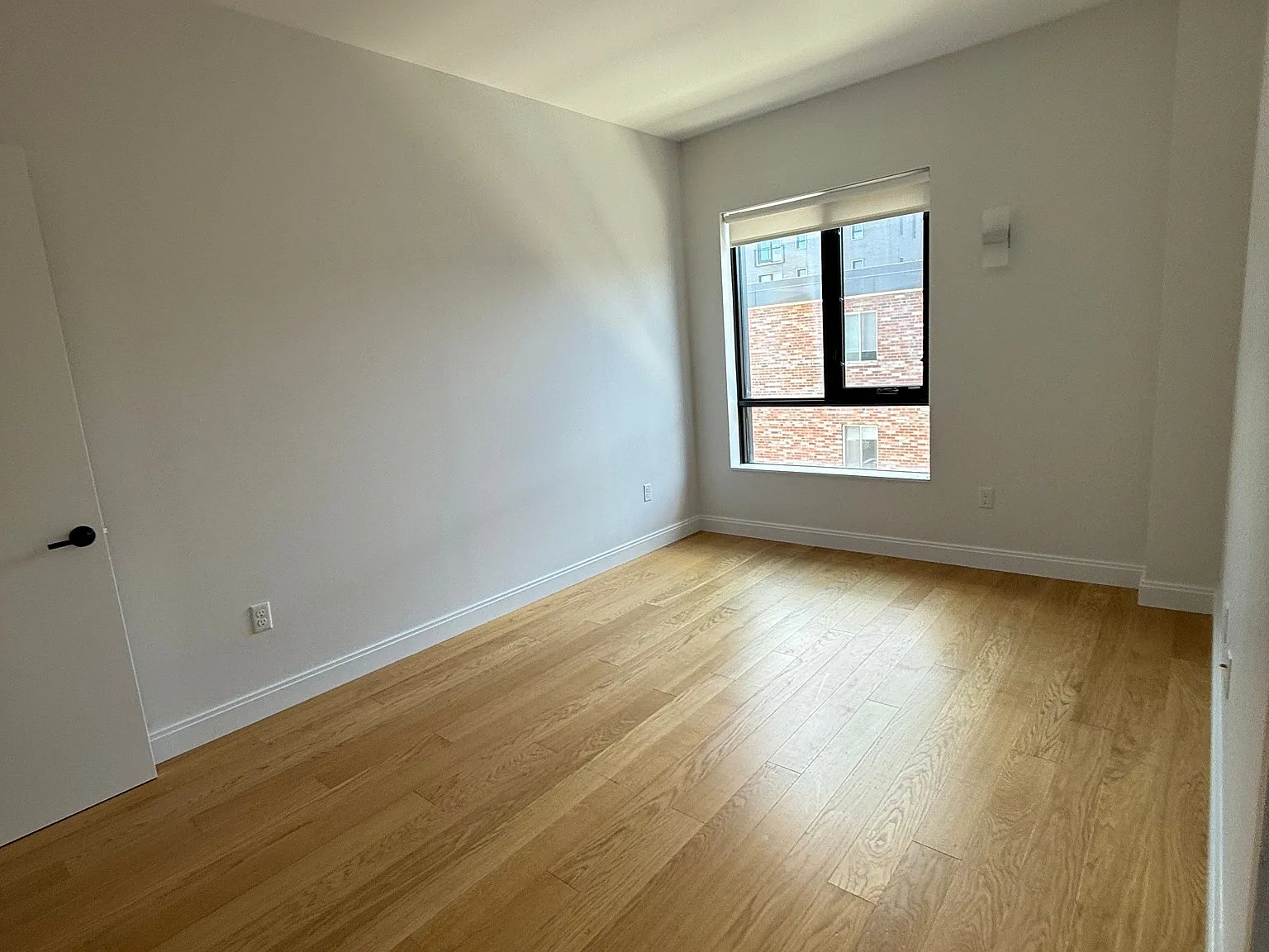 2 bed, 2.0 bath, 9999 sqft, $4,150 — Photo 4