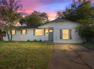 728 SW 3rd St, Moore, OK 73160