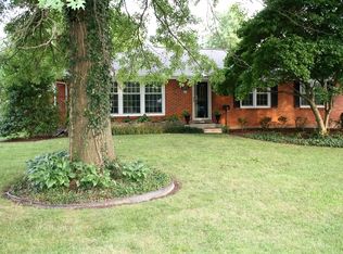 6902 Graymoor Rd, Graymoor Devondale, KY 40222