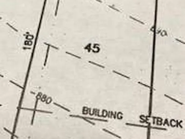 514 Wolf Hollow Dr, Lena, IL 61048