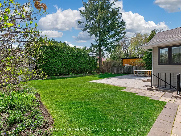 64 Ravensbourne Cres — Photo 22