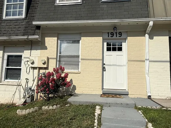 1919 Village Green Dr Unit V-197, Landover, MD 20785