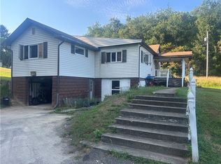 65 Sandrock Rd, Vanderbilt, PA 15486