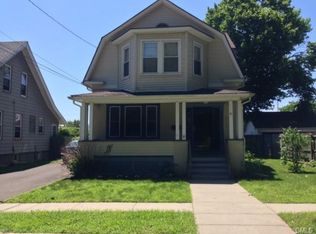 37 Redfield Rd, Fairfield, CT 06824