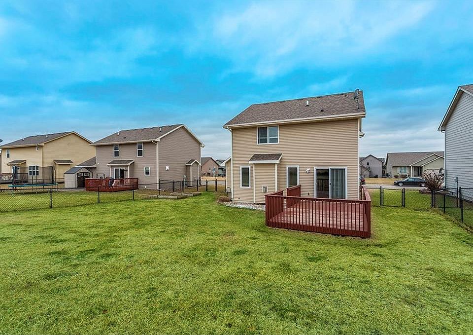 2nd image of 1835 SE Clover Ridge Dr