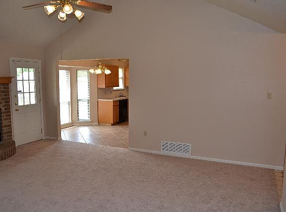 4th image of 4006 Water Oak Dr