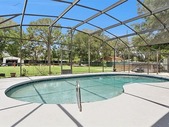 5th image of 1756 TANGLE WOOD DRIVE
