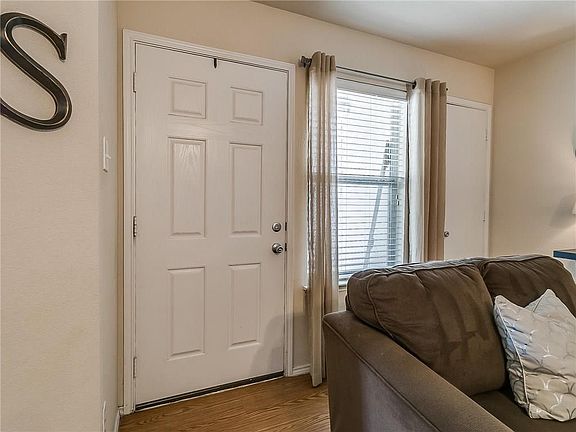 4th image of 10737 Many Oaks Dr